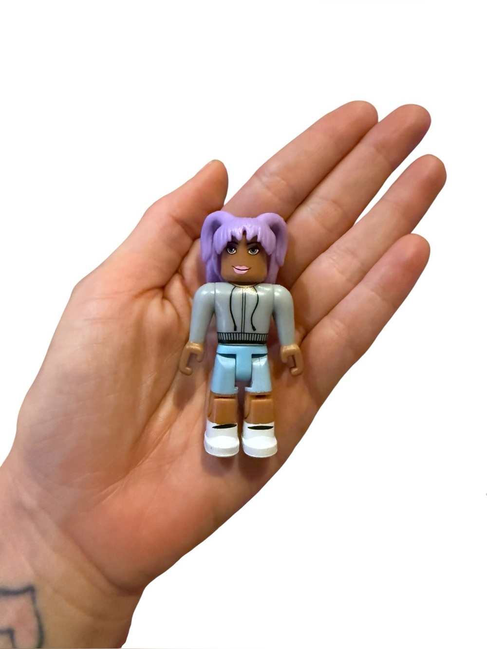 Roblox Celebrity Collection Brookhaven Hair & Nails figure